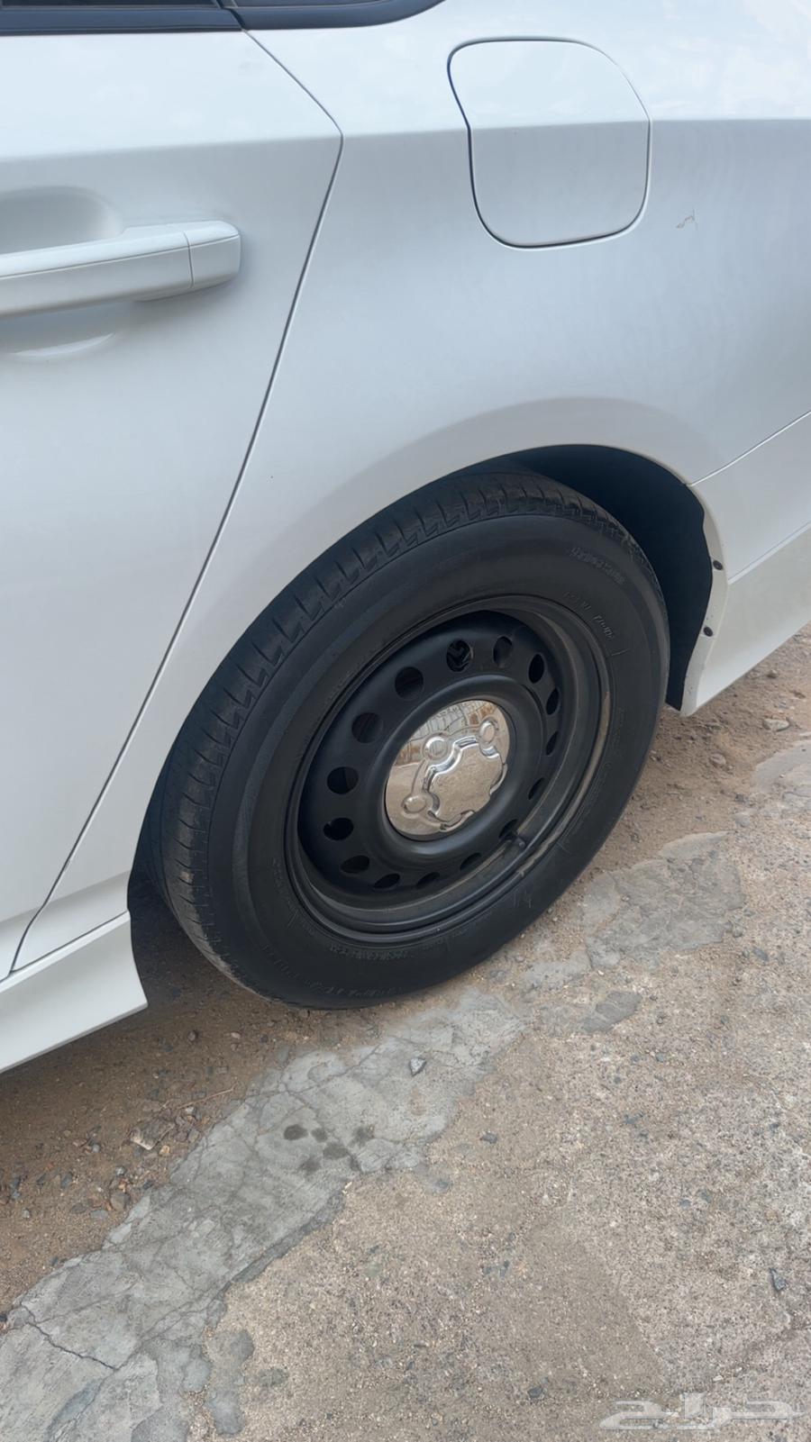 للبيع 4 كفرات برجيستون مع جنوط حديد سوناتا اوبتيما63756919822210110