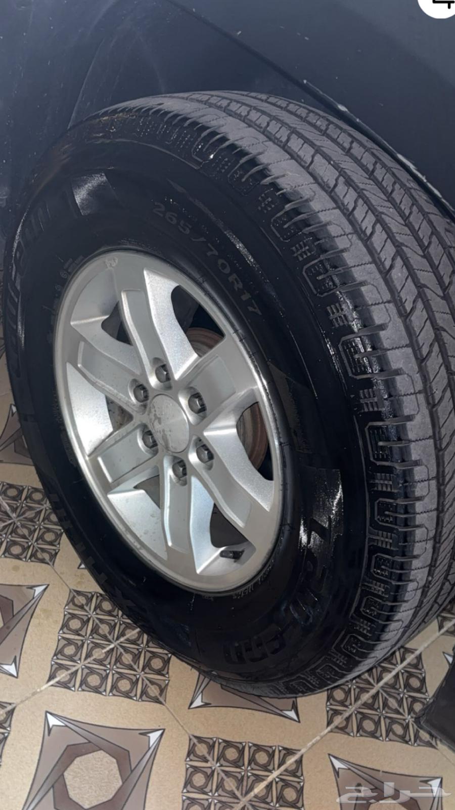 Star Car polish for tires, must not attract dirt and last from 3 to 5 days63744290275458110
