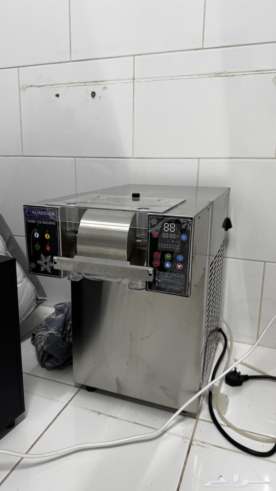 Ice cream machine63699524013314110