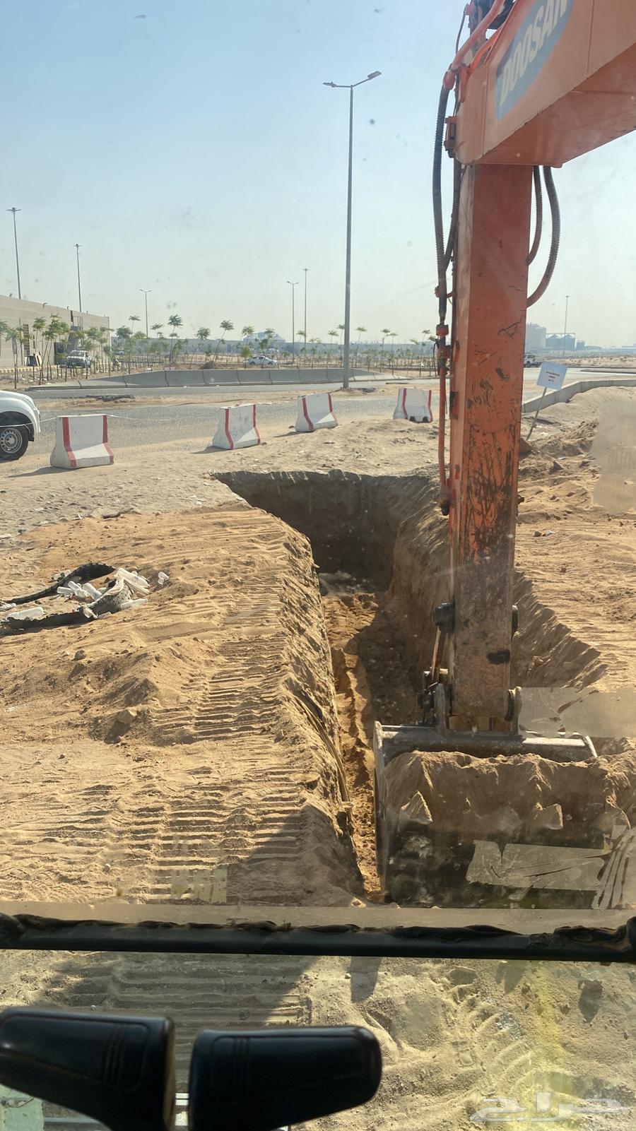 حفار بوكلين للايجار هدم وحفر الاراضي بجده63744484124545110