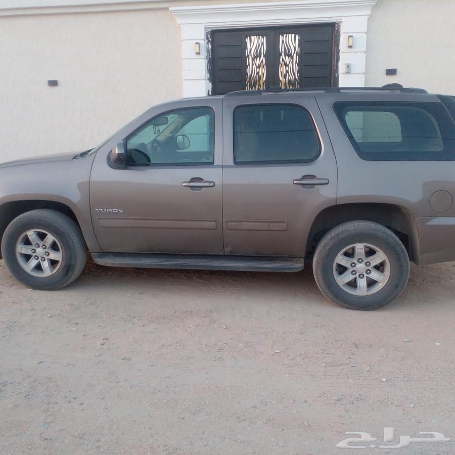 جمس يوكن 2014 ممشى الموتر 300 الف البودي فيه باب السواق فقط63745611259395112