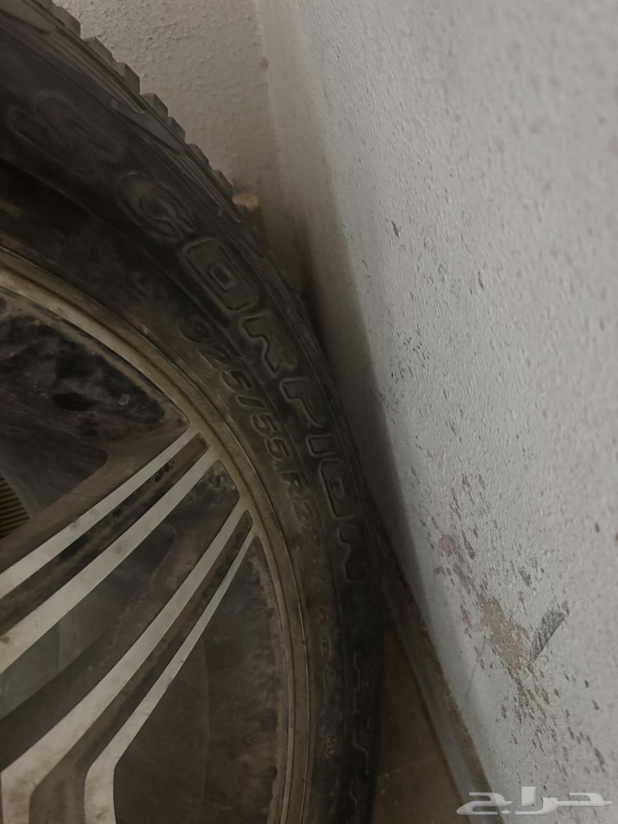 Two J-Class rims with one right tire for sale allowed63745325465602110