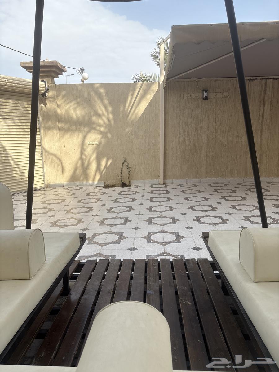 جلسة راقية شبه جديدة63699316486531114