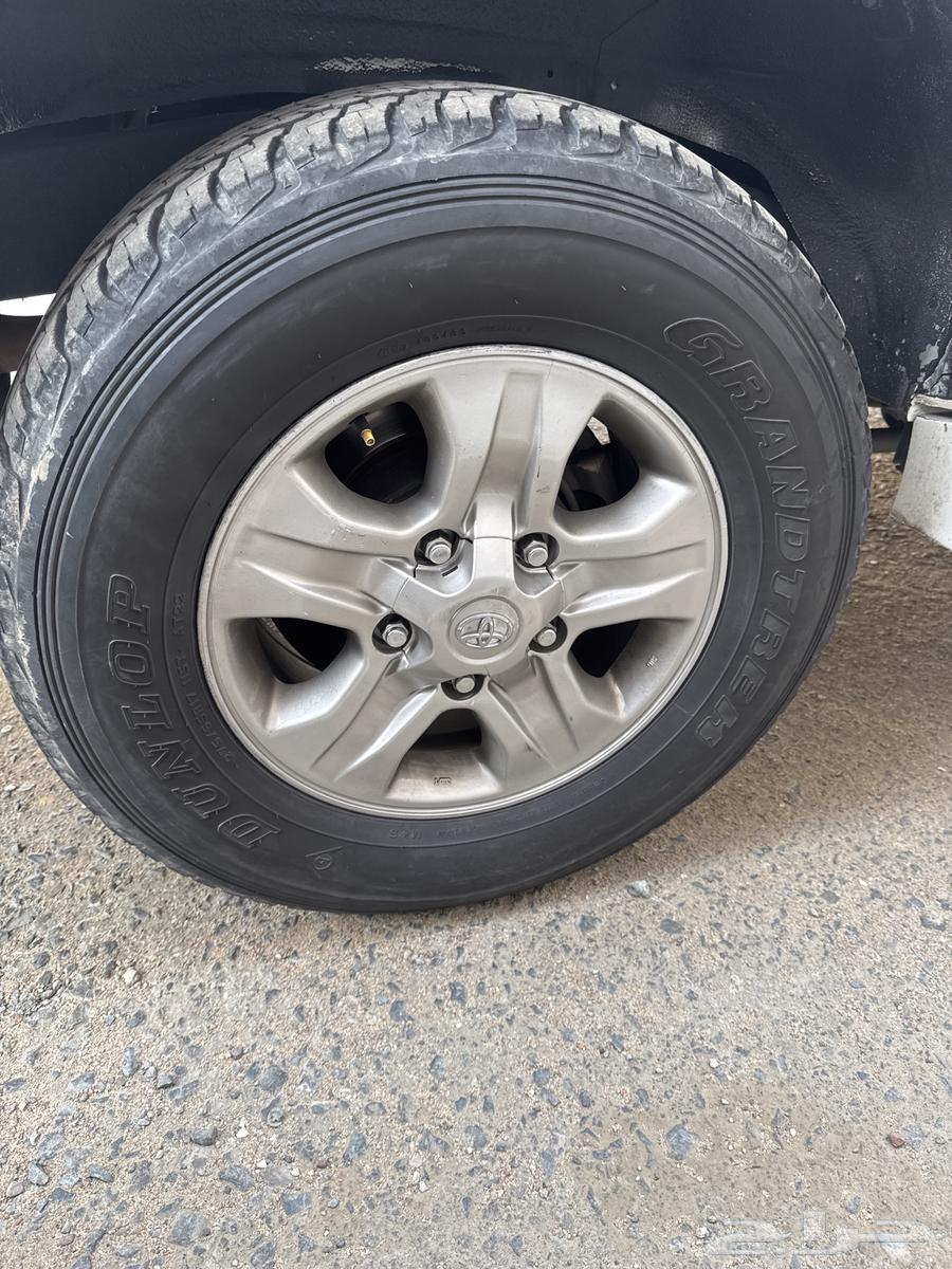 جنوط لاندكروزر 2006 كروم عليها كفر دنلوب نظيف63755850680449113
