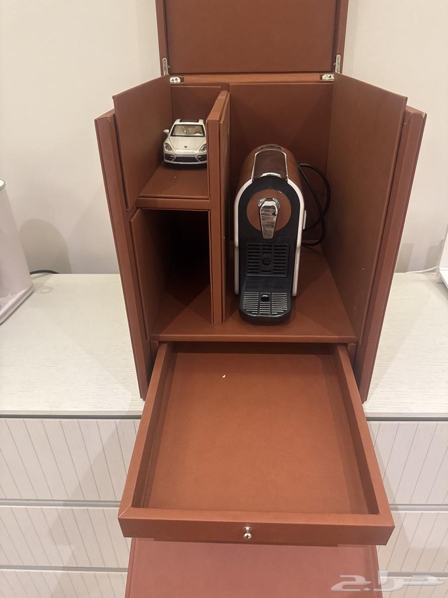 Espresso machine with leather case and dedicated capsule drawer63699523347843112