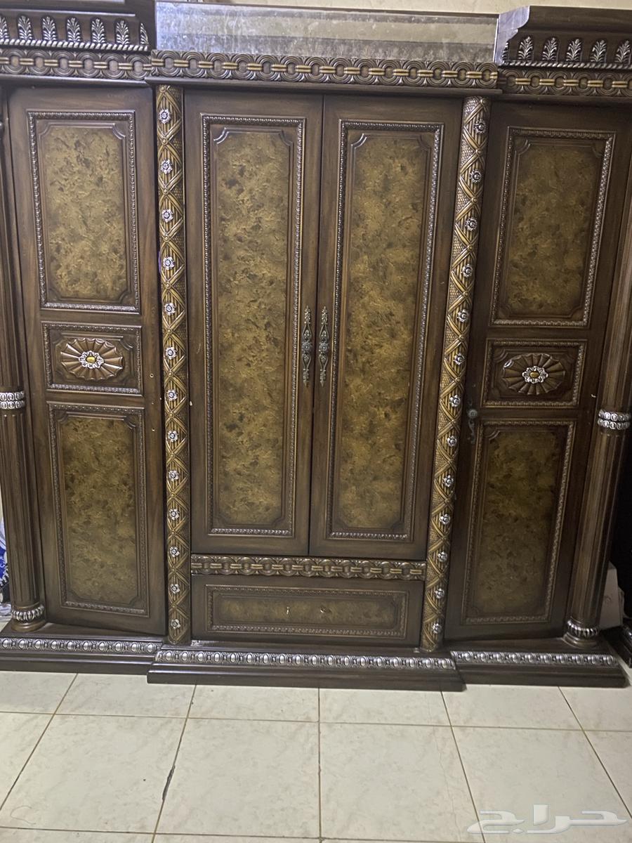 سريرين مع المراتب و دولاب بحاله ممتازة63699311489922110