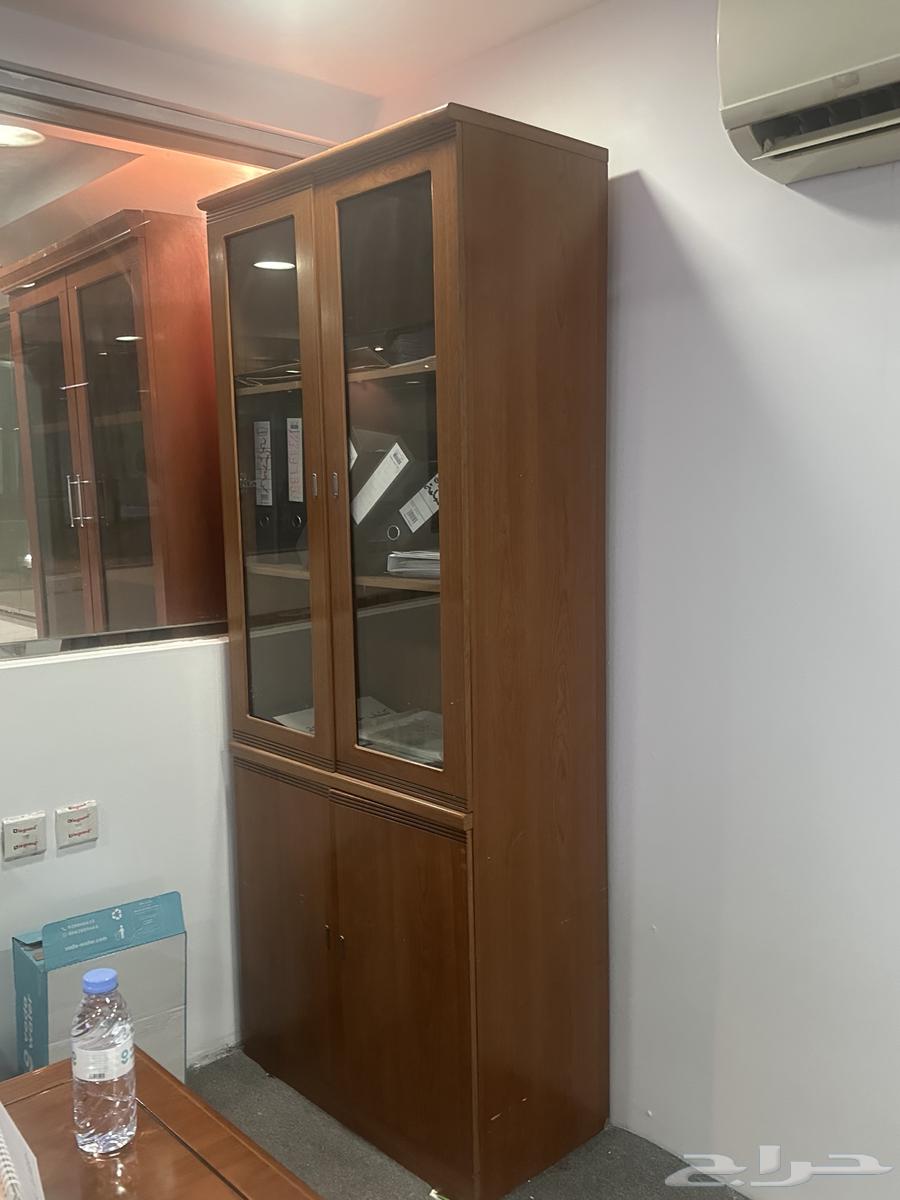 للبيع مجموعة مكاتب مستعملة نظيفة لامانع من بيع مكتب واحد63699316787457113