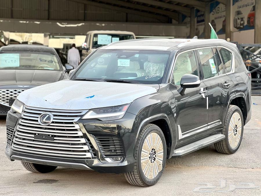 لكزس 600 LX فل كامل 2025 بي بي داخل اوف وايت63755370270979112