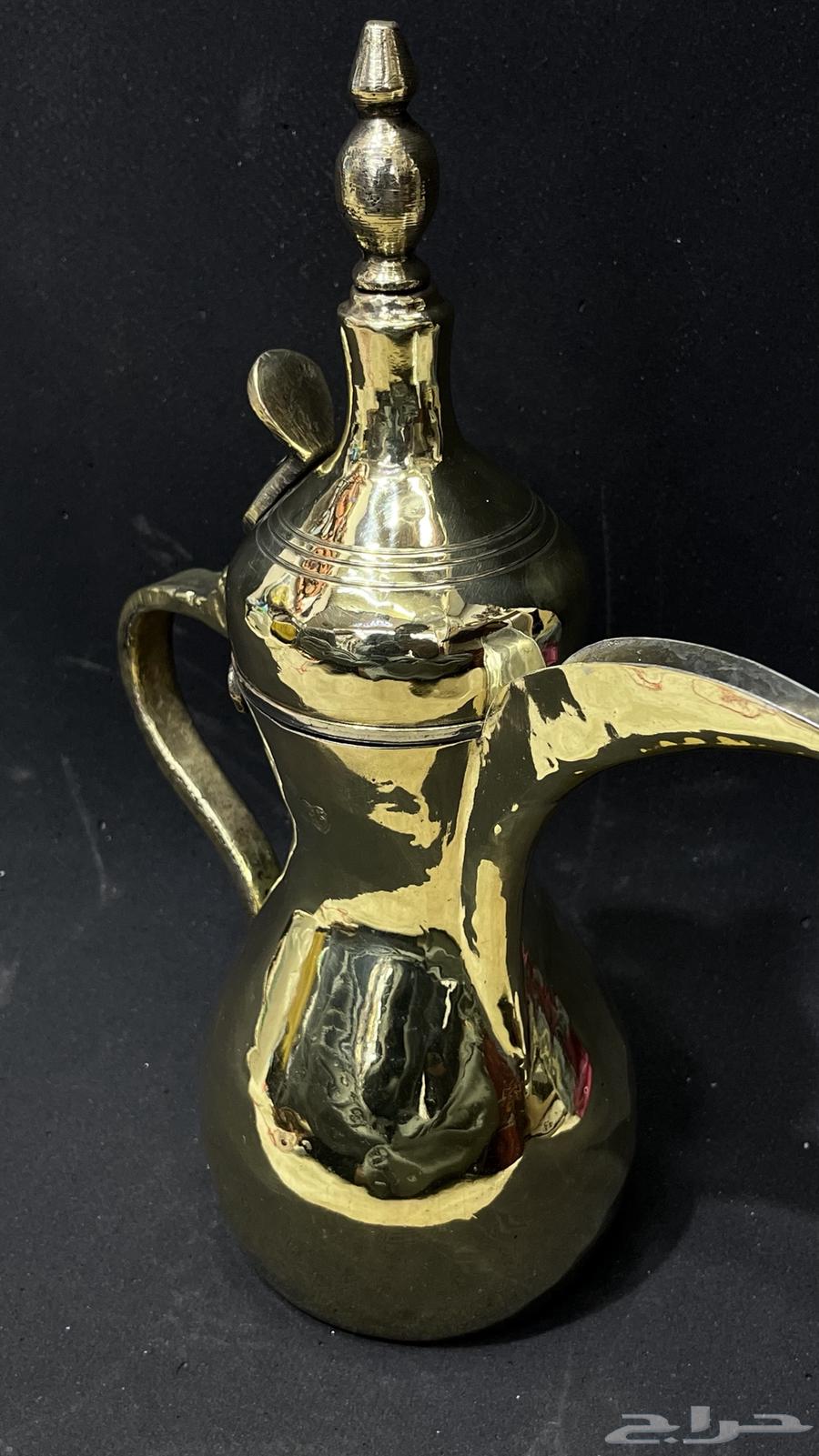 Old Dallah Raslan for sale (made in 1930) Al-Balad Market, Taif63703767493635111