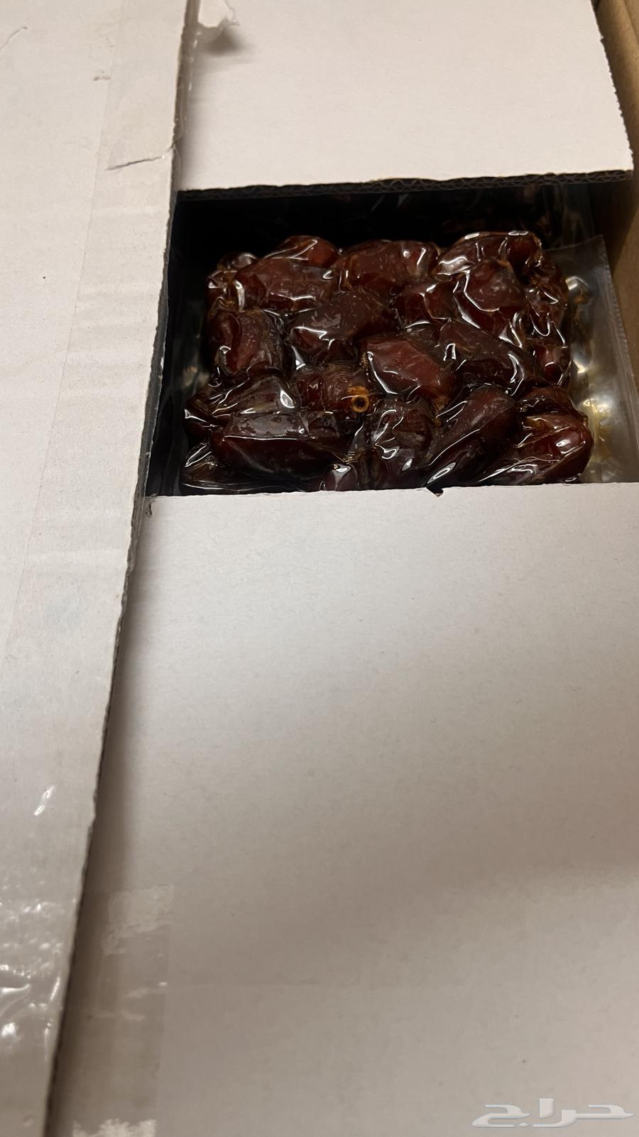 تمر 2 كرتون نظيفه وجديده 50 ريال63699997760898110