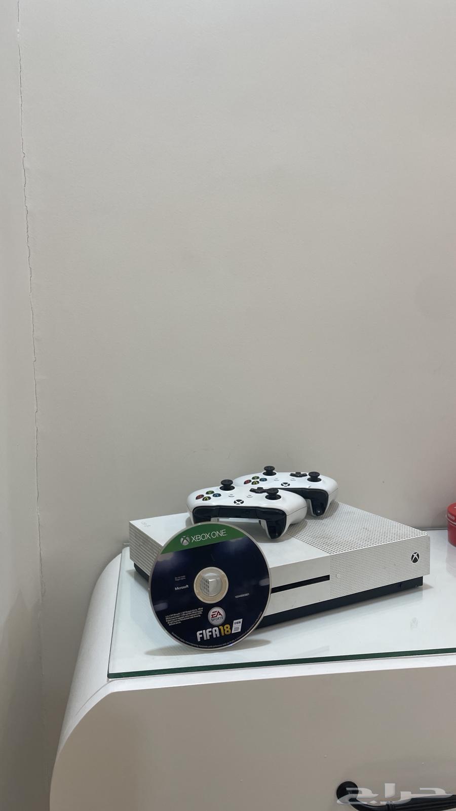 Xbox One S Device63699626478082110