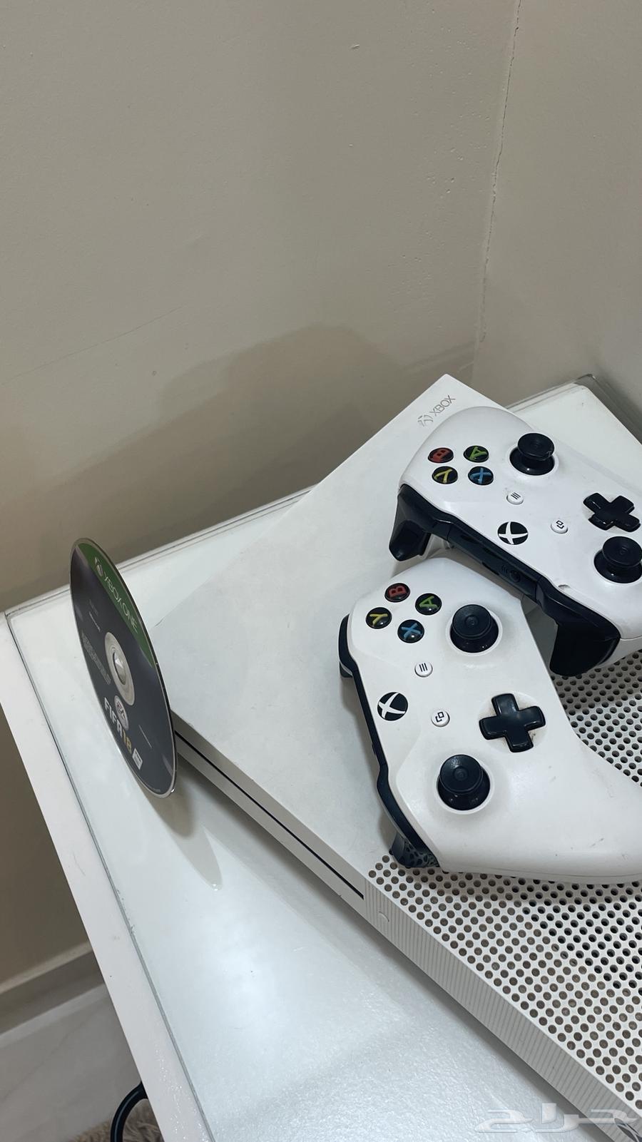 Xbox One S Device63699626478082112