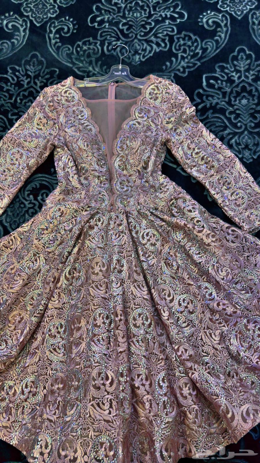 Very luxurious dress for family occasions, beautiful and neat when worn, looks great63704839715843110