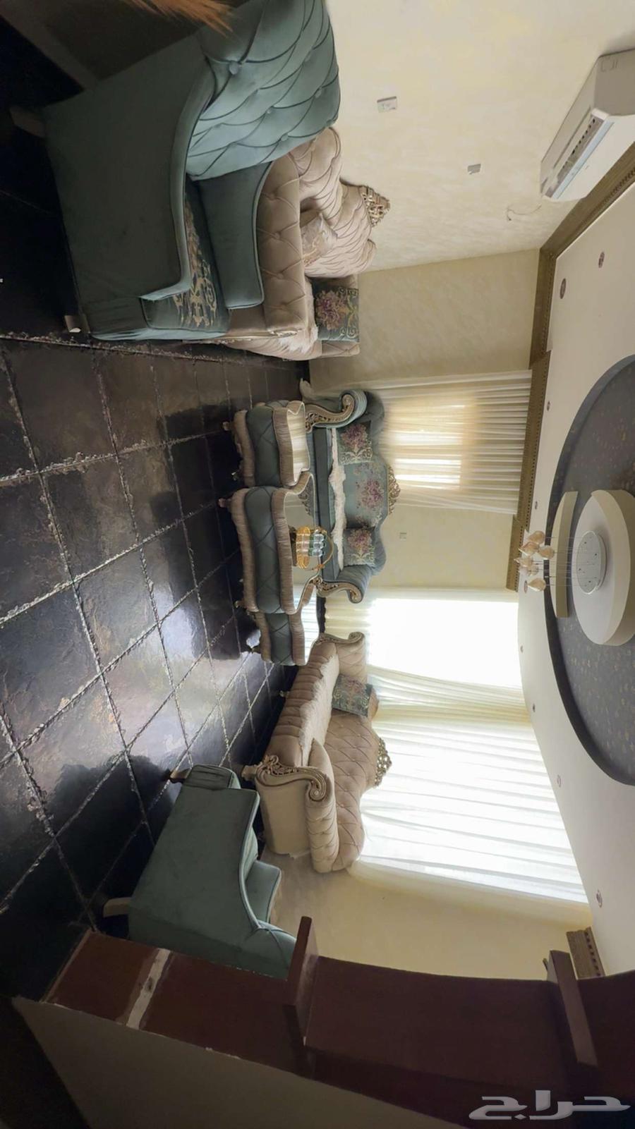 Clean used sofa, detailed63703321460483111