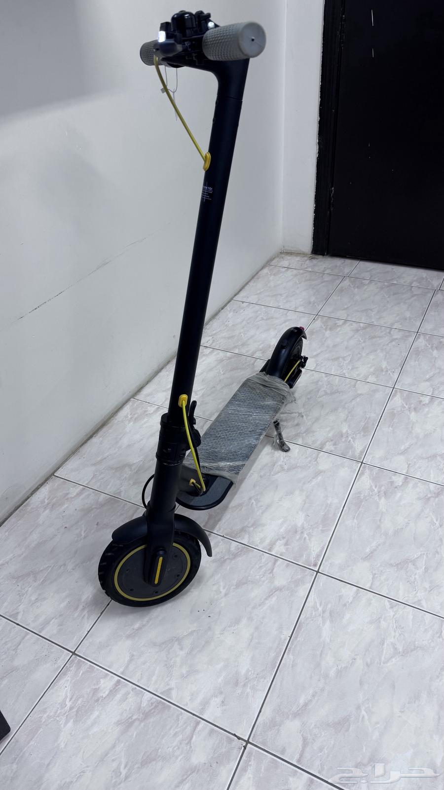 سكوتر شاومي للبيع نظيف و جديد شاحنه موجود وكود الجوال موجود63705752845059110
