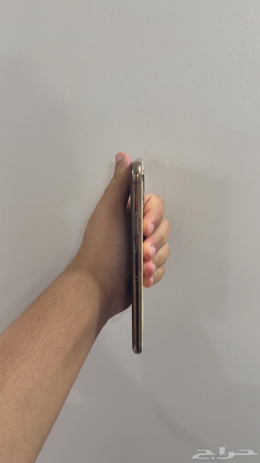جوال آيفون. (تم البيع )63700837981187113