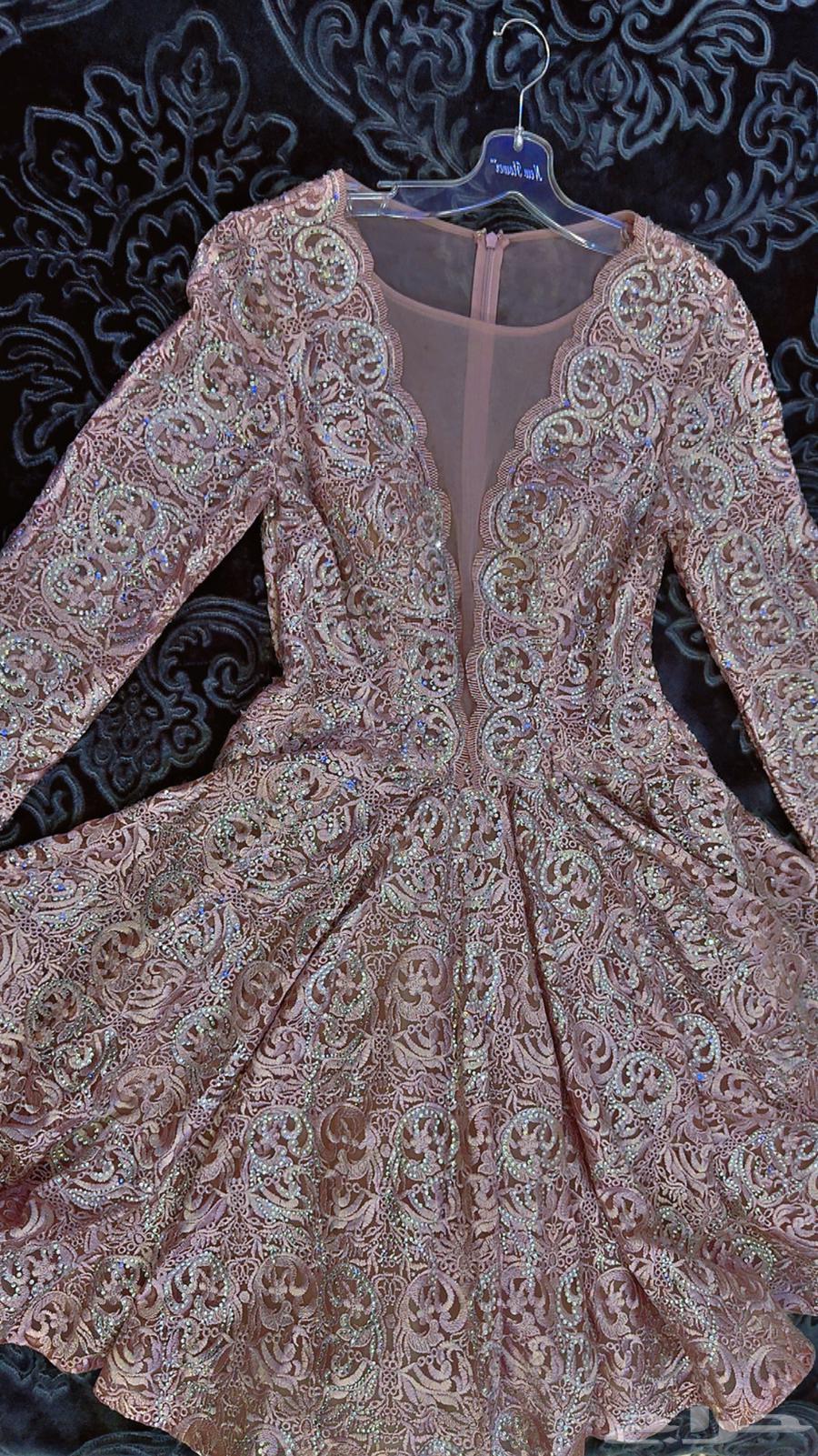 Very luxurious dress for family occasions, beautiful and neat when worn, looks great63704839715843112