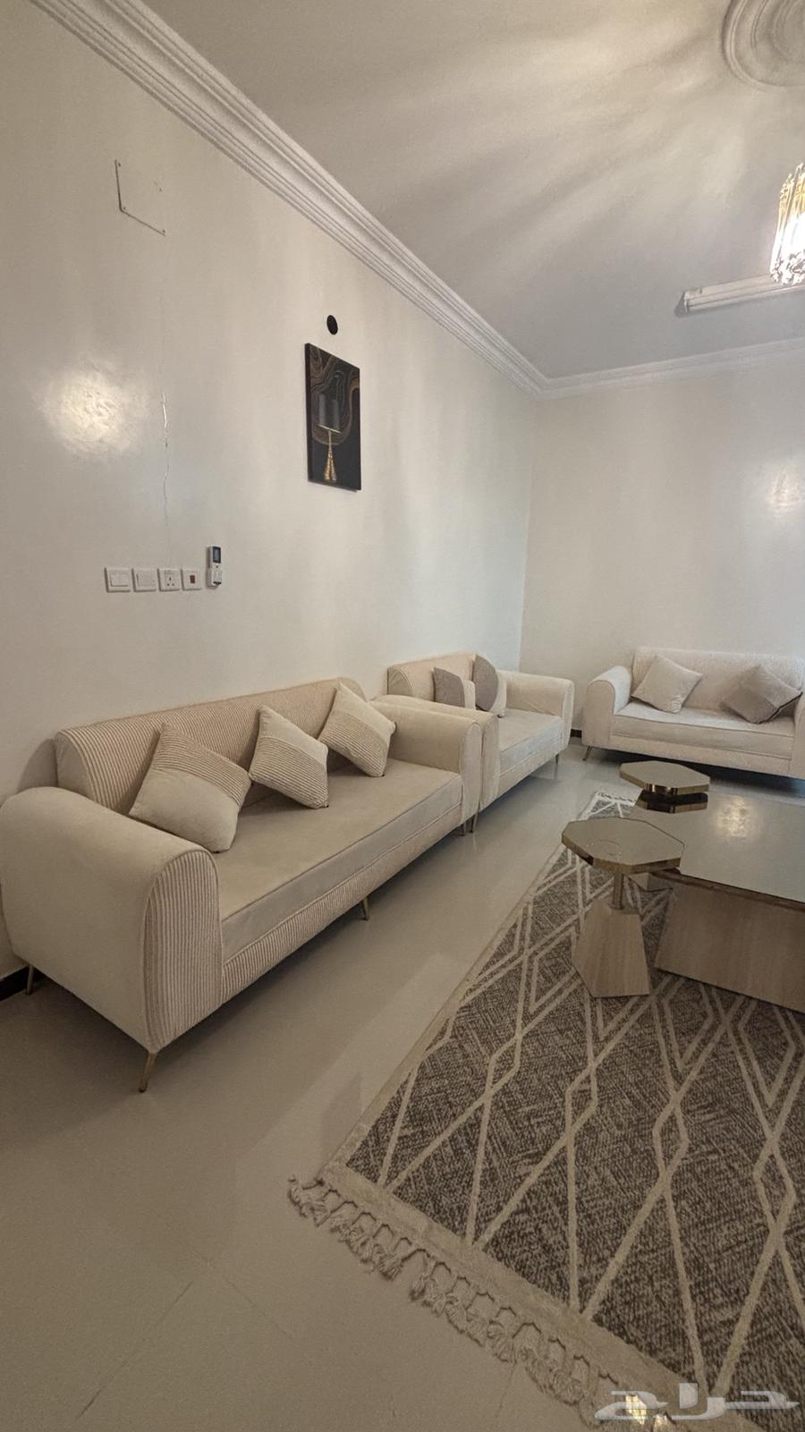 كنب من خمس قطع نضيف جدا  اخو الجديد63702696325633114