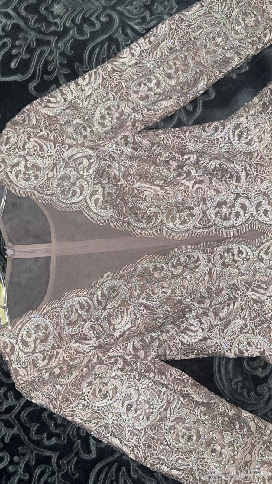 Very luxurious dress for family occasions, beautiful and neat when worn, looks great63704839715843114