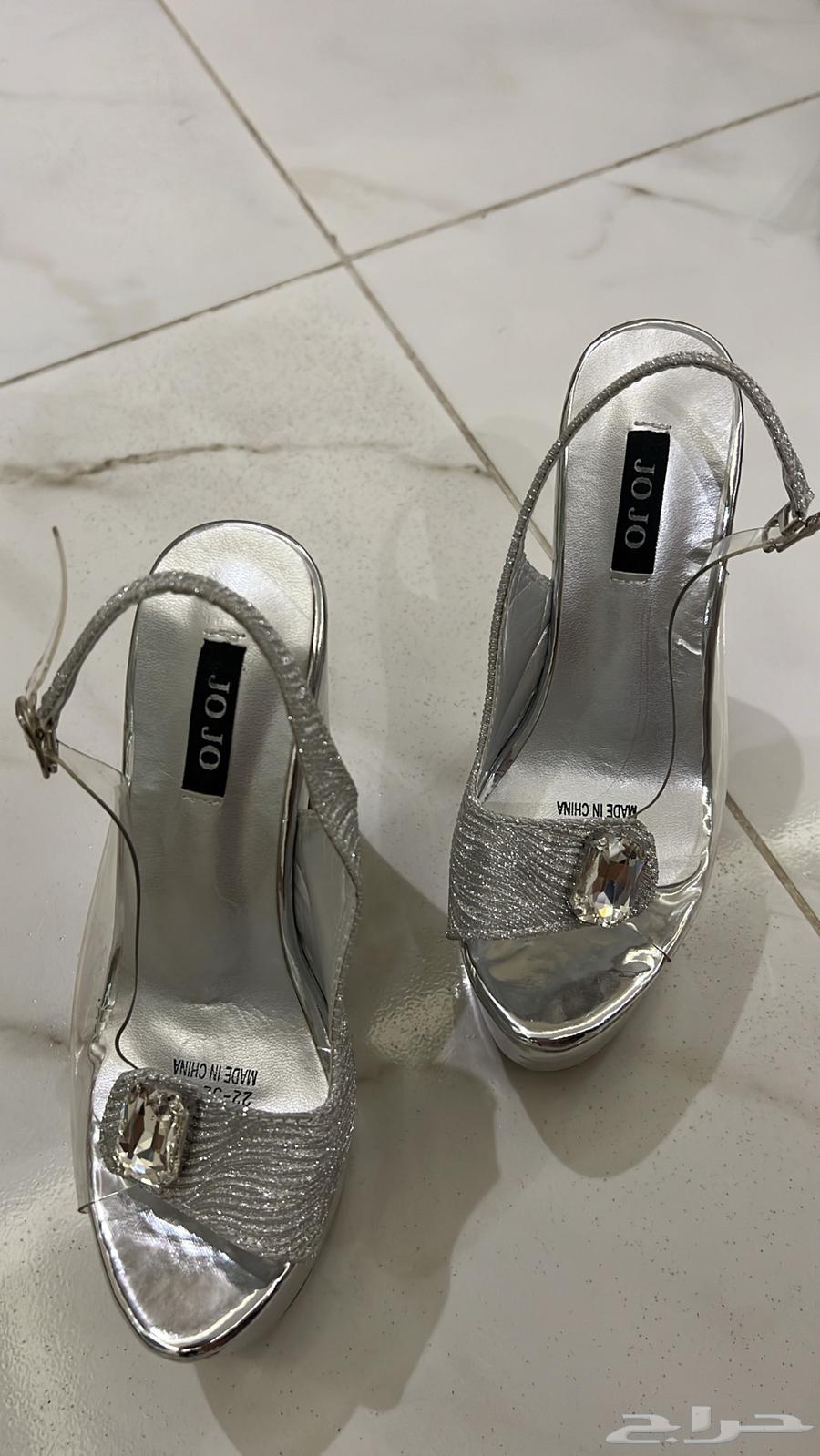 New formal heel, never worn, size 3663700365844355111