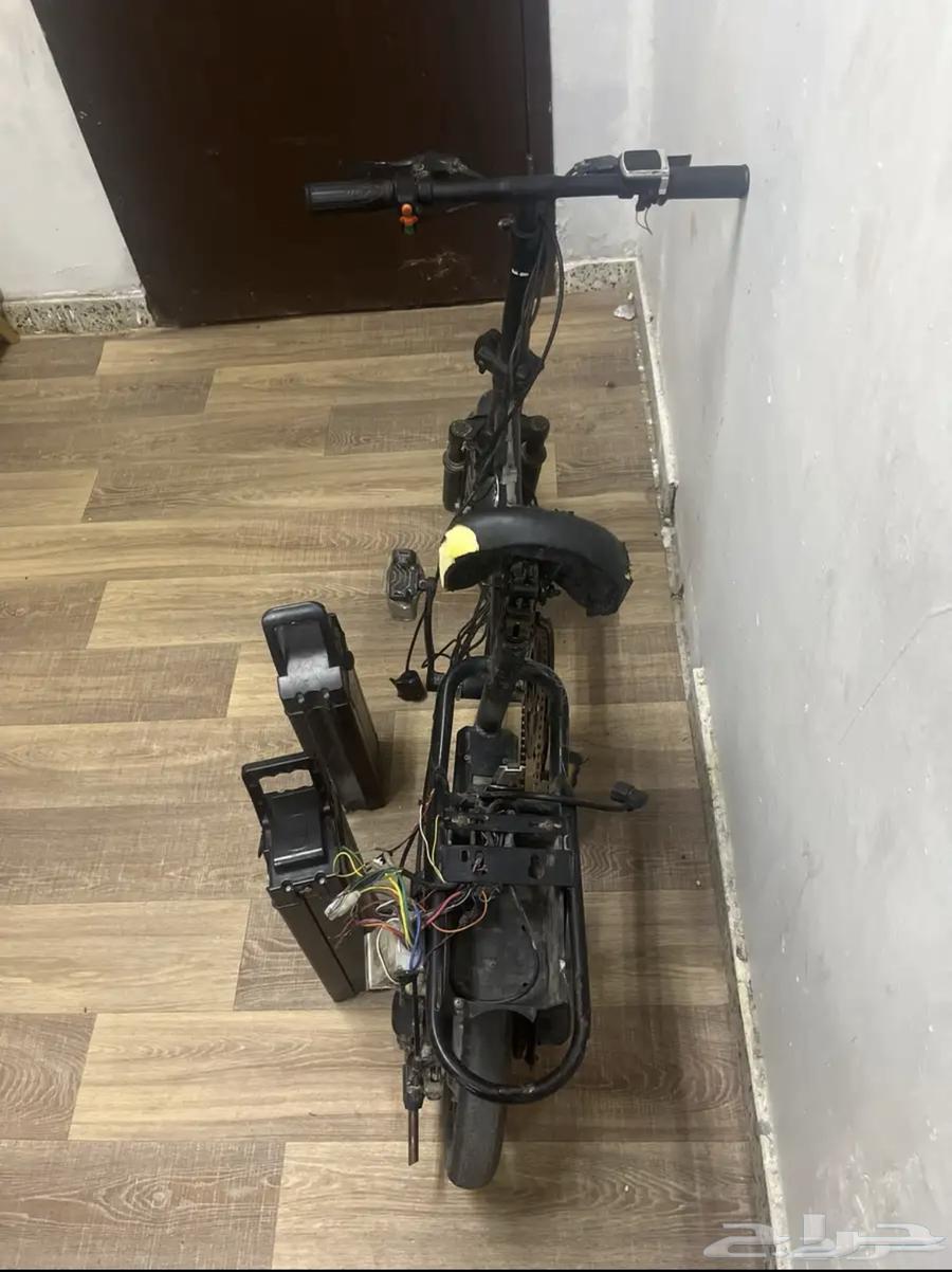 سكوتر للبيع و بطاريتين على السوم63702880095107113