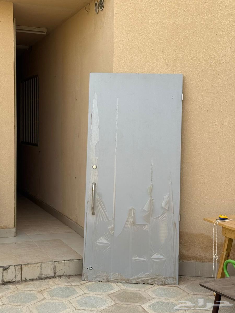 أبواب طواريء نظيفة63701125831425111