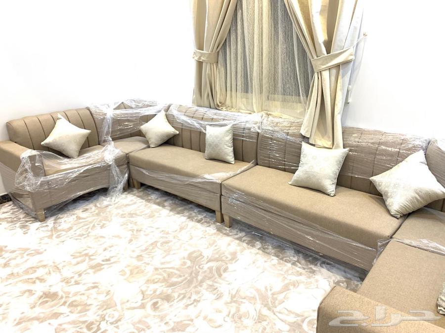 كنب للبيع مستعمل بحالة جيدة جدا63701790691843110