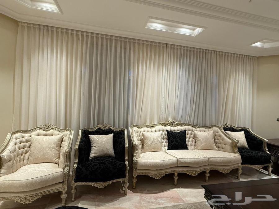 كنب مجلس للبيع(شبه جديده)63703767537665114
