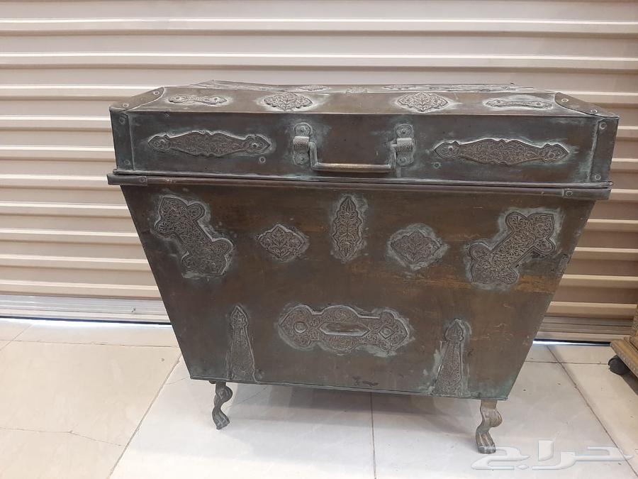 Amazing old box63699724069505110