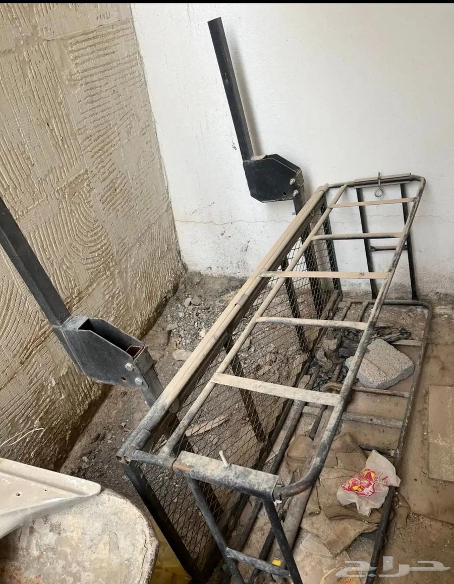 سلة عفش نضيفه عامودين تركب على الجيوب63778410085891110