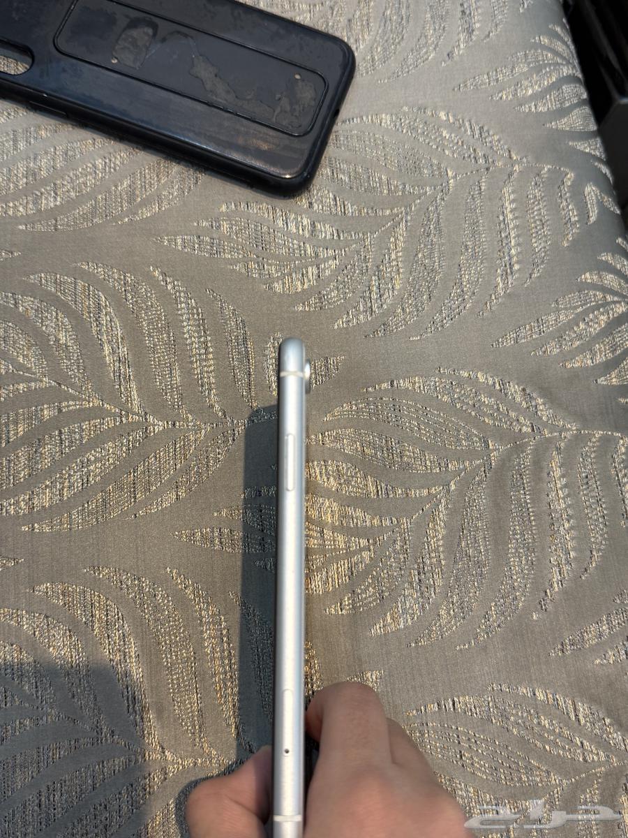 iPhone XR for sale, clean with crack shown in pictures63699626463746111