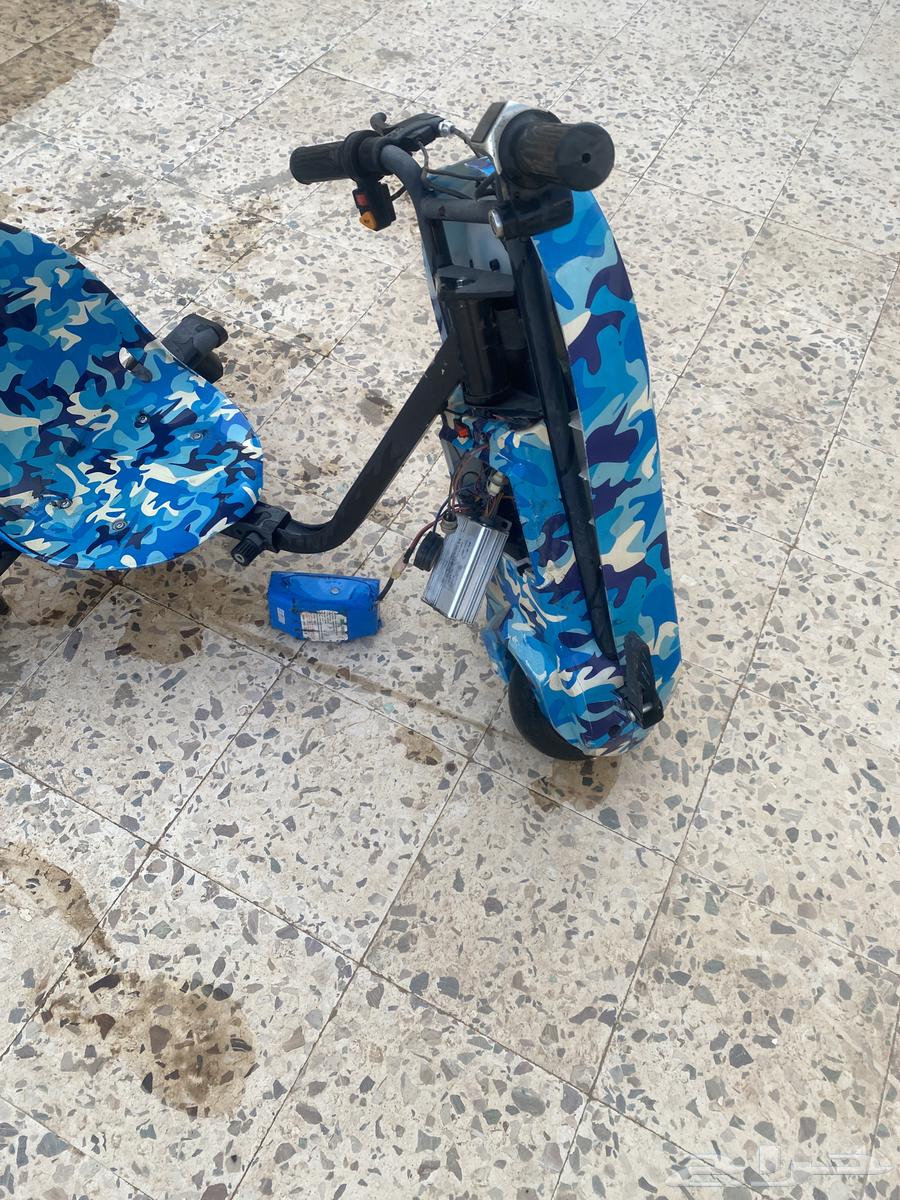 Let me show you a Draft scooter, it's in good condition but doesn't come with a key or charger63702970436227110