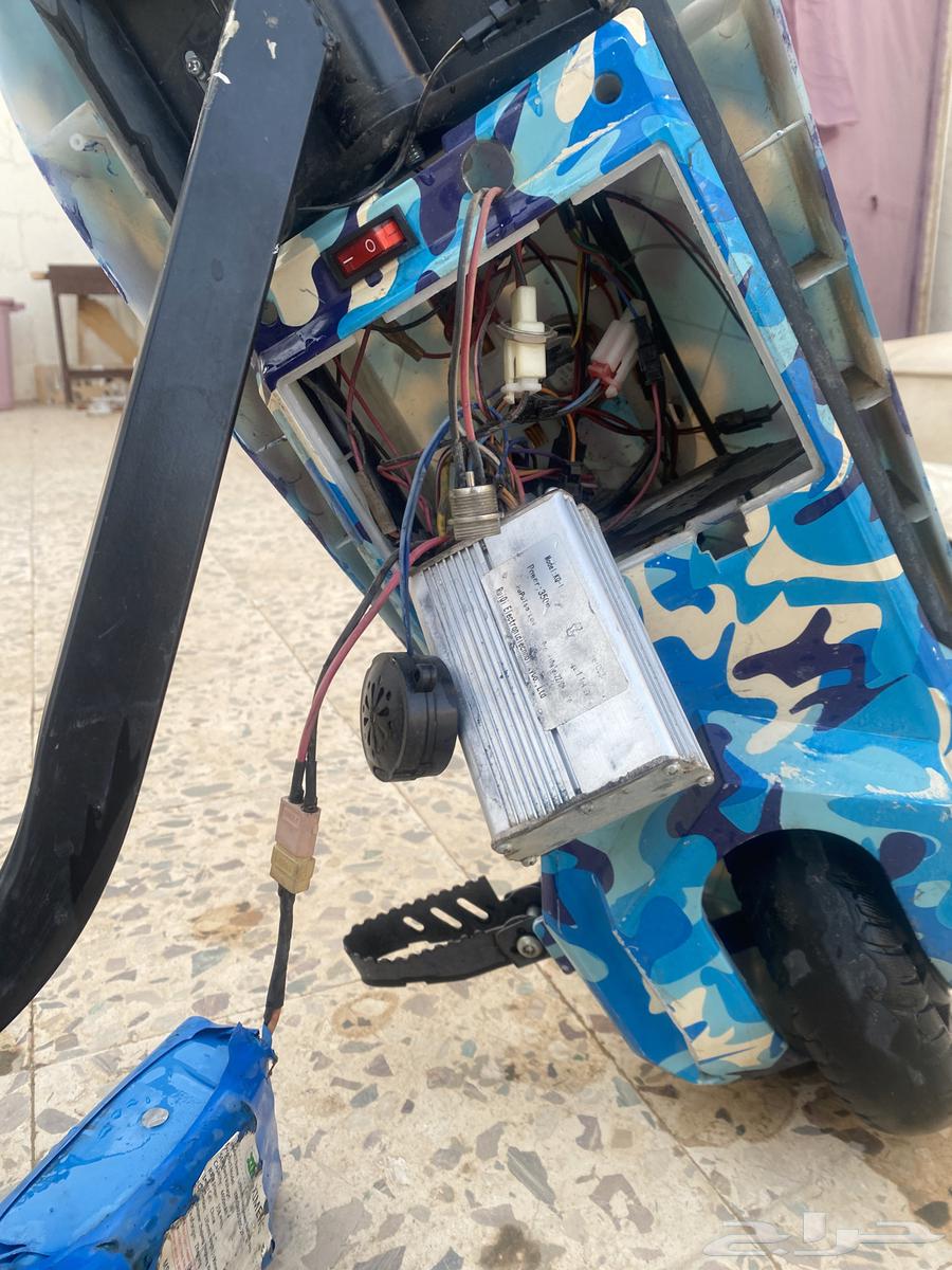 Let me show you a Draft scooter, it's in good condition but doesn't come with a key or charger63702970436227114