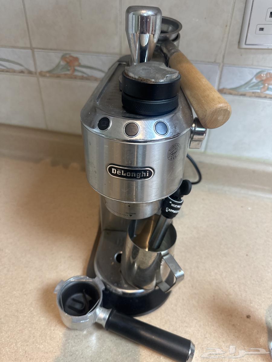 ماكينة قهوة من شركةDELONGHI63701126022403110
