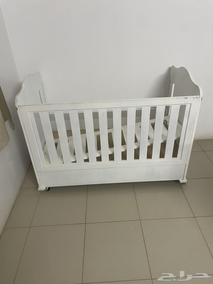 للبيع سرير اطفال63699533928450110