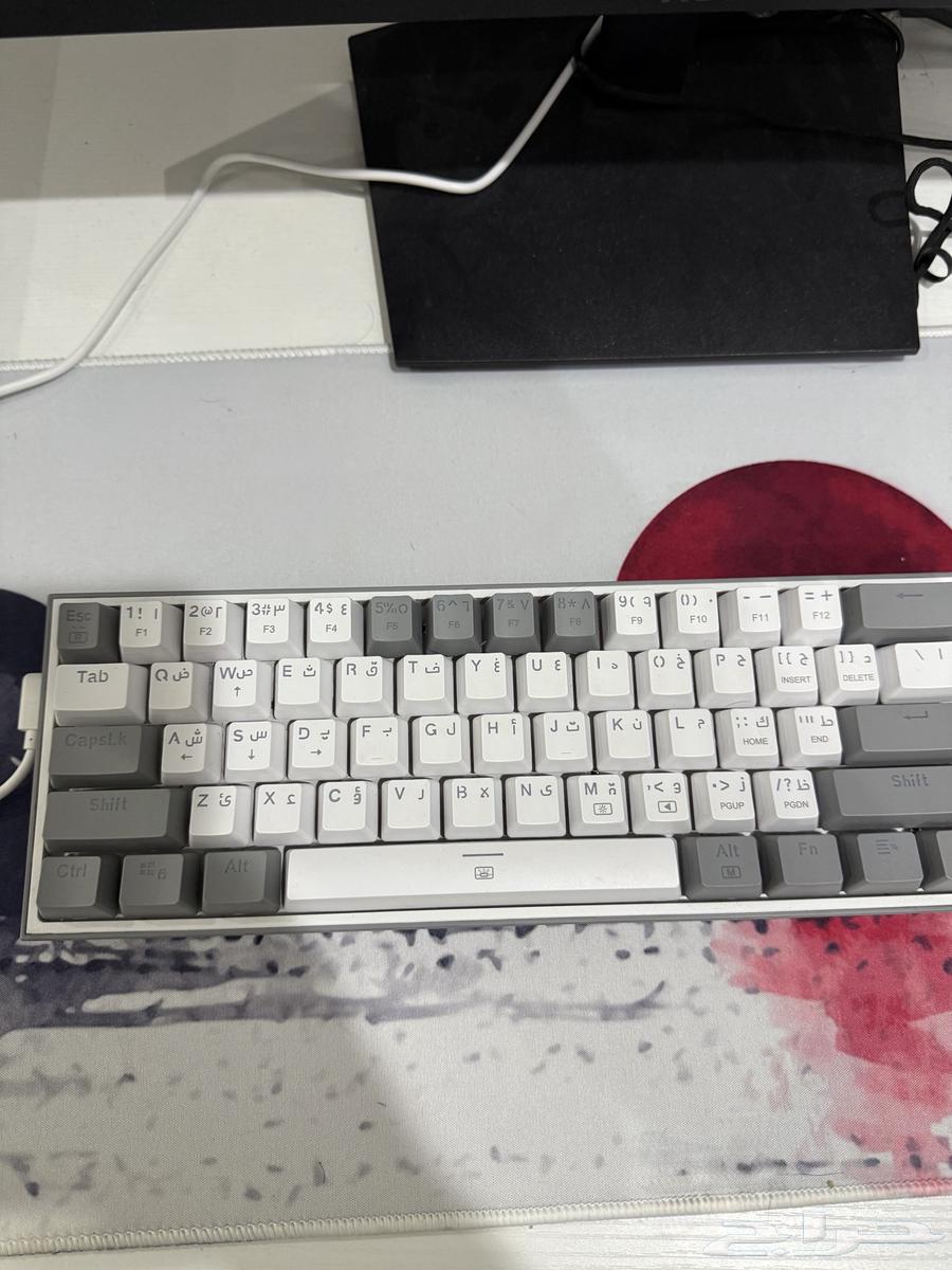 Screen for sale, mouse and keyboard for sale, used for only 5 months63699630253953112