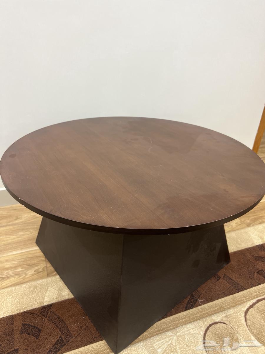 طاولة للبيع63699636679427110