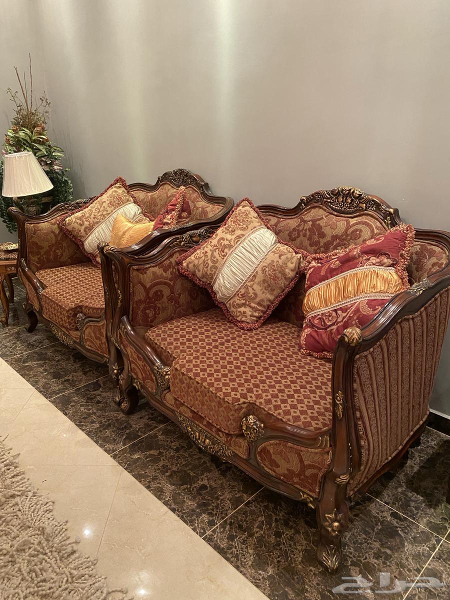 Classic sofa in excellent condition63701023519619110