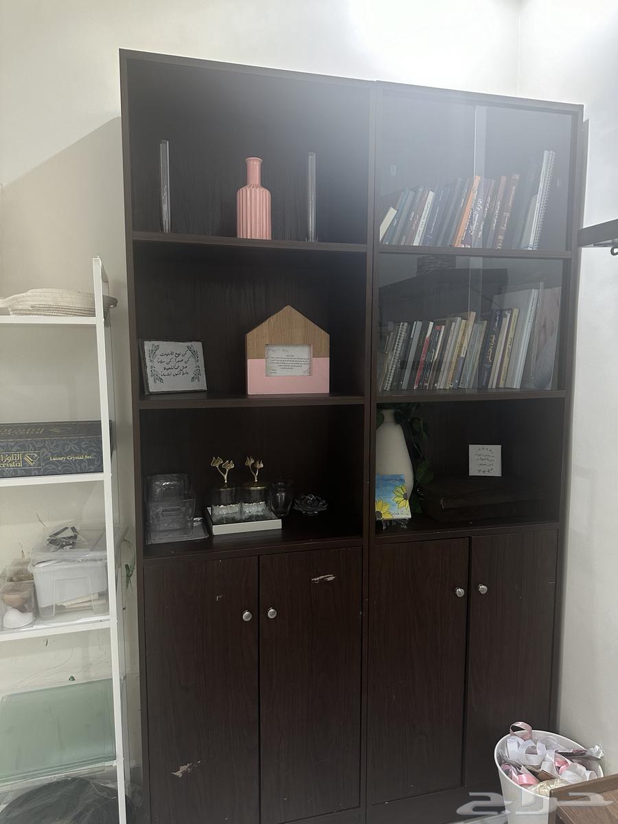 مكتبة خشب بني ساكو63699534264835110