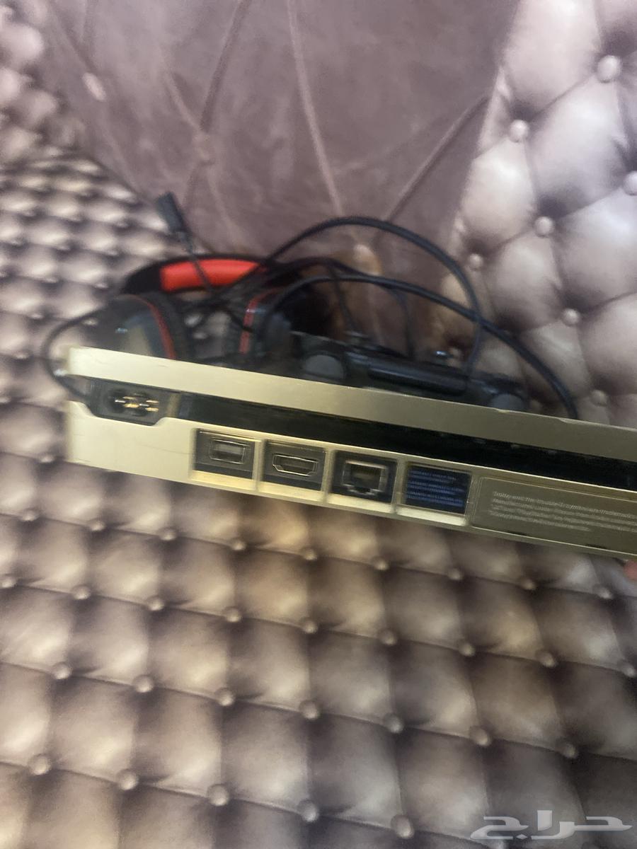 سوني فور ذهبي مع سماعه مع يد سوني و شريط استخدام ثمان شهور63702152308098111
