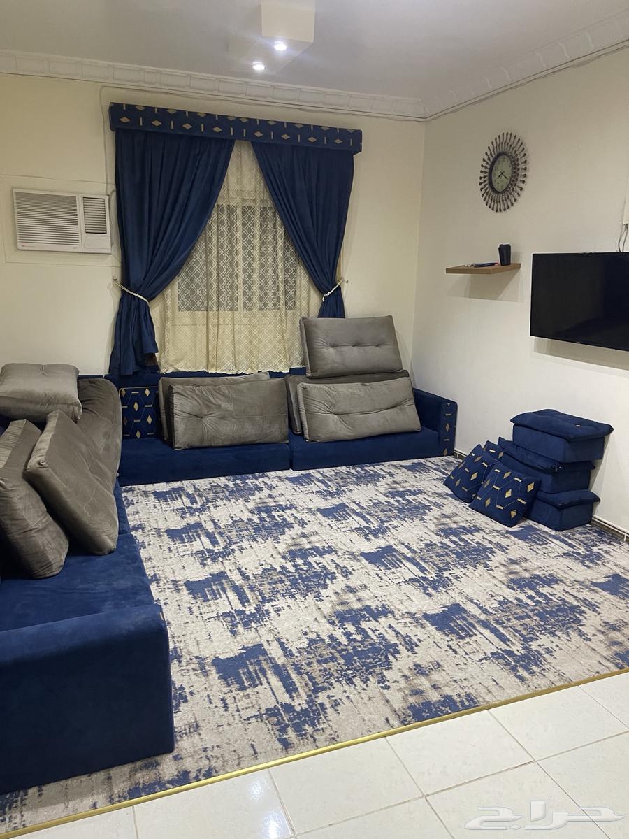 اثاث مع تلفزيون ودولاب للبيع63700179516290112