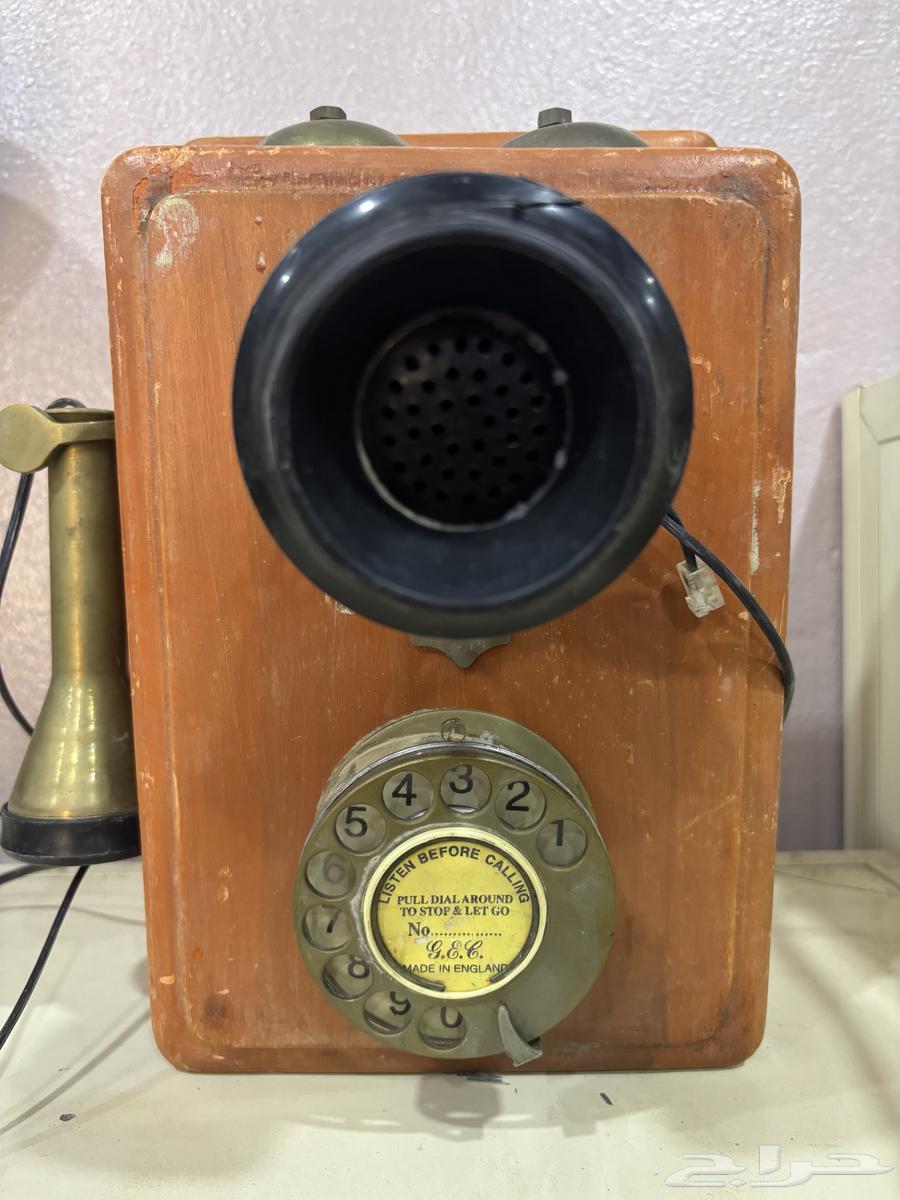 Antique old phone63655608365315114