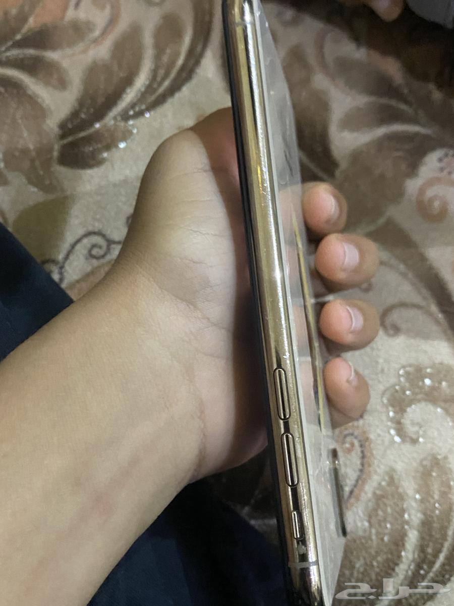 ايفون اكس إس مكسور من ورا  البطاريه 78 ماقد دخل صيانه63699630679425113
