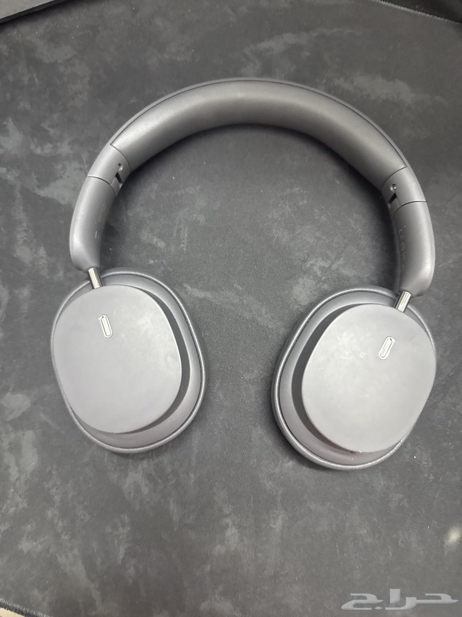 (Bluetooth earphone used only once and cleaned with water)63703238093826110