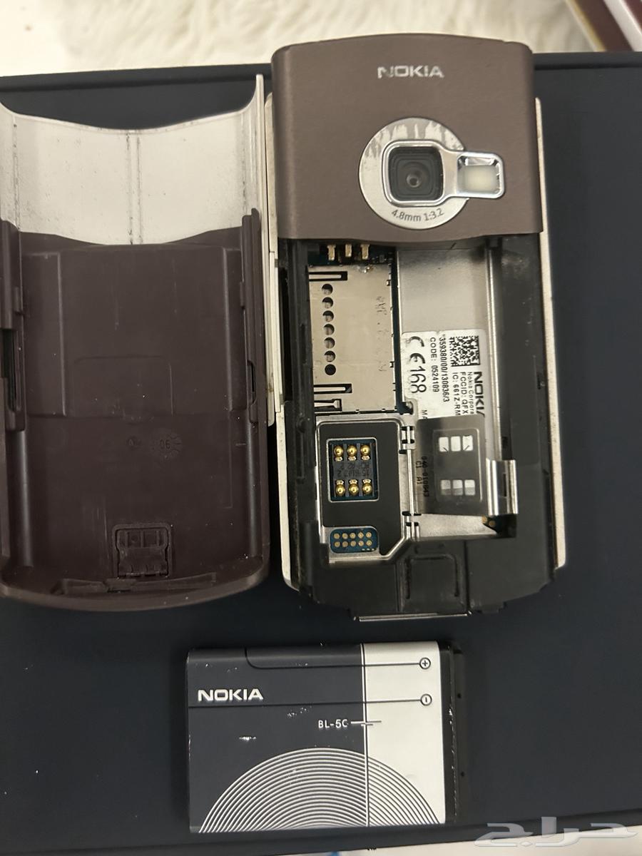 Nokia N70 device and two BlackBerry devices63699534219779112