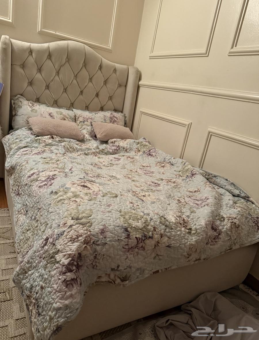 Beige Bed for Sale, Used, Neat and Clean63701125883139110