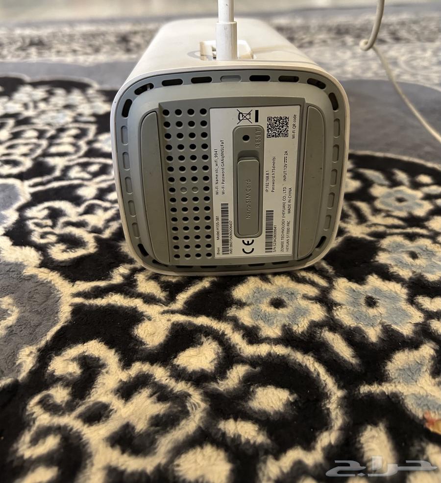 5G Router, Like New, Used for Only Two Months63701125979394111
