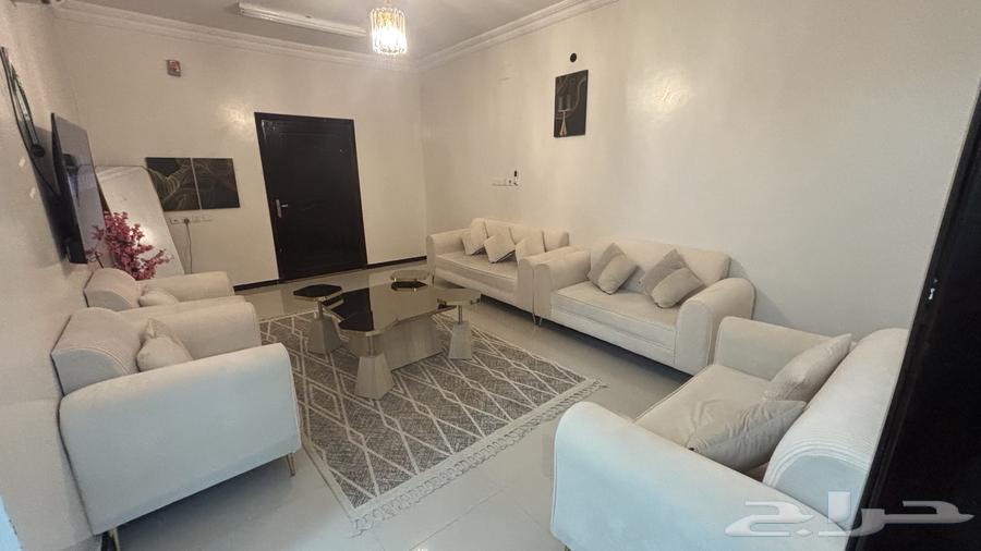 كنب من خمس قطع نضيف جدا  اخو الجديد63702696325633111