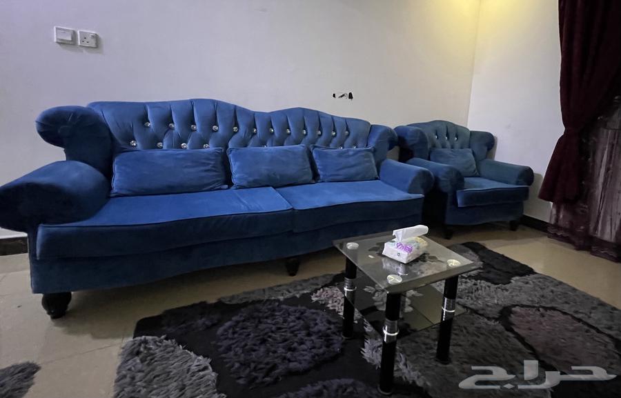 معروض للبيع طقم كنب صالون أنيق وعصري مع ملحقاته63704927514754114
