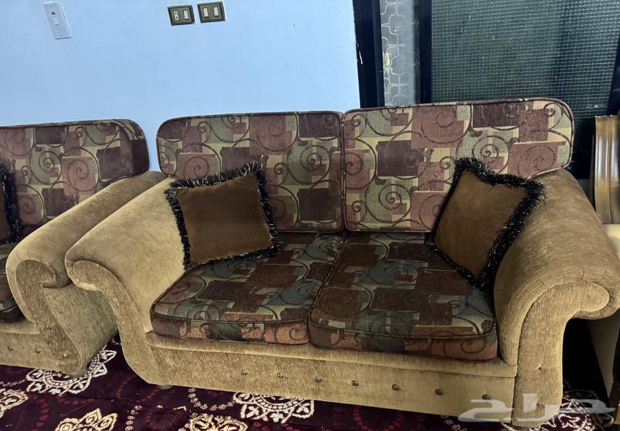 للبيع كنب مجلس بحالة ممتازة63704041553283110